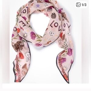 Cabi scarf NWT